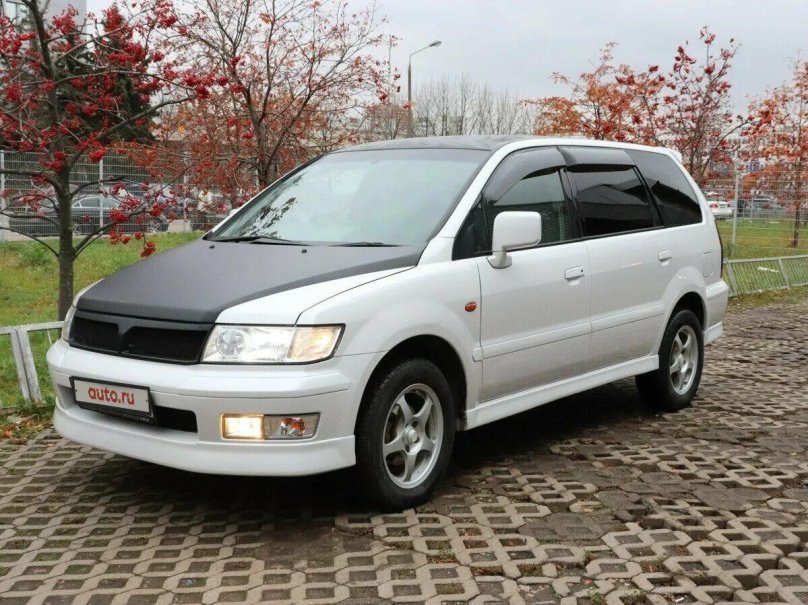 Mitsubishi Chariot 1999