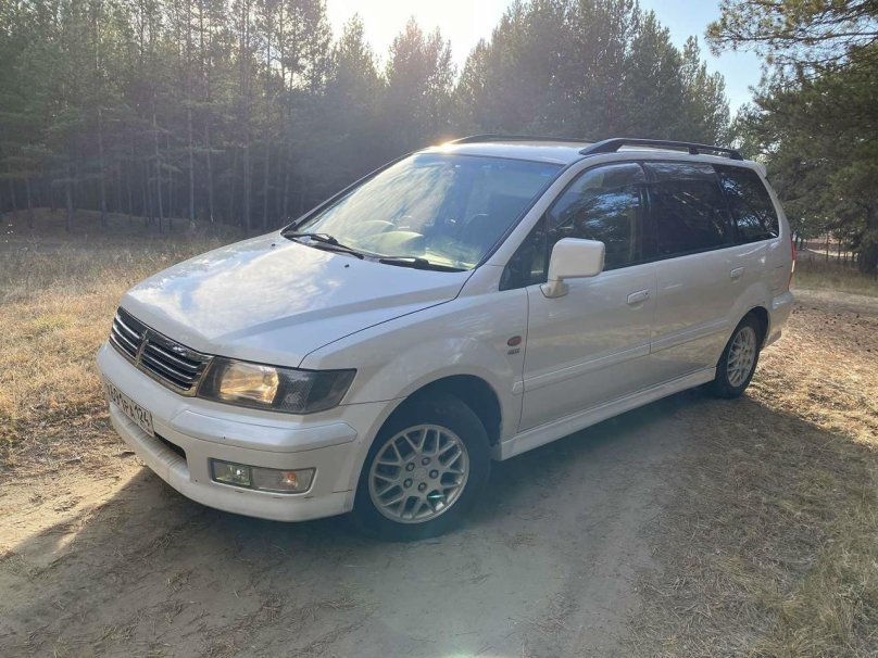 Mitsubishi Chariot 1998