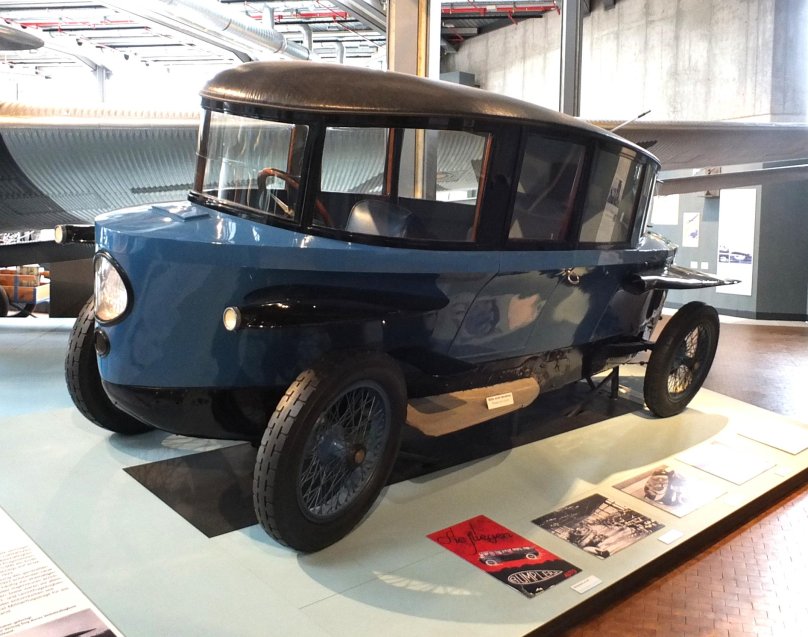 Rumpler Tropfenwagen салон
