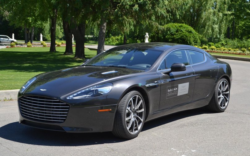 Астон Мартин 4 дверный