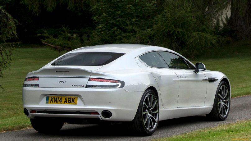 Астон Мартин Рапид 2020