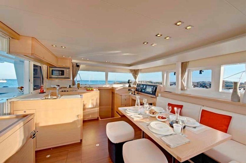 Катамаран Лагуна 450