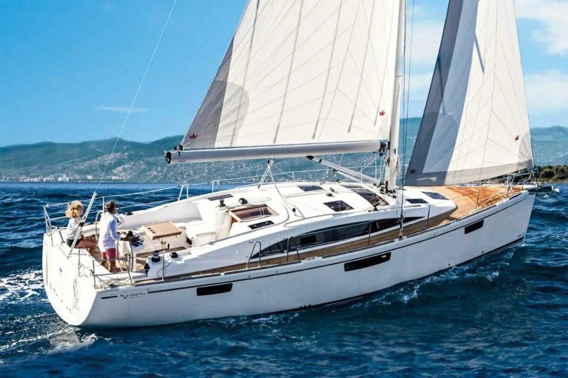 Яхта Bavaria 42