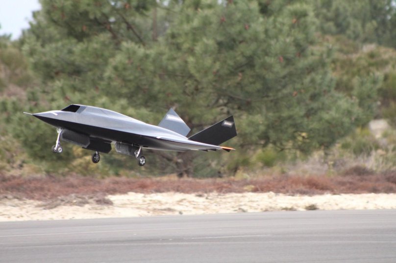 Dassault neuron беспилотник