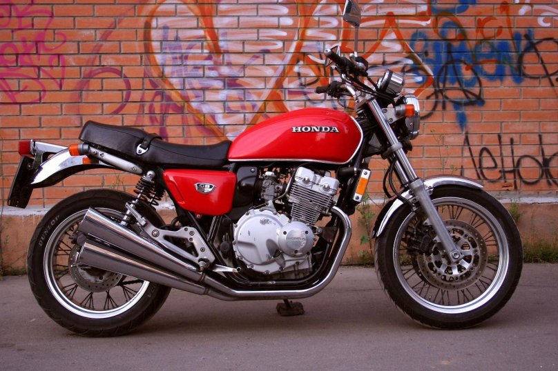 Honda CB 400 nc36