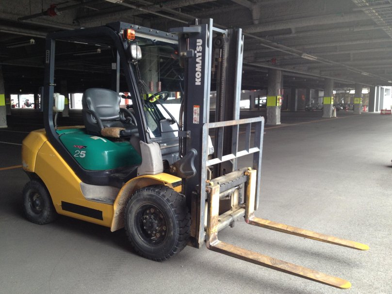 Погрузчик Komatsu fd25t-16