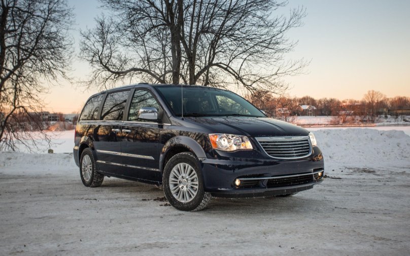 Крайслер Таун Кантри 2016