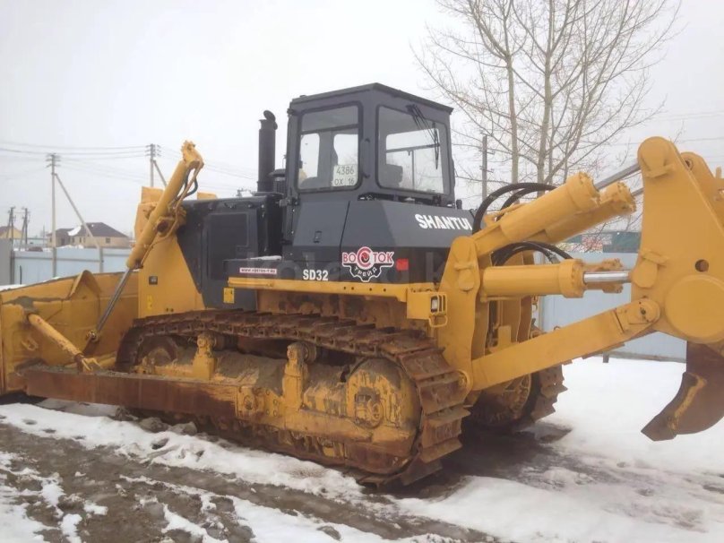 Бульдозер Шантуй СД 32