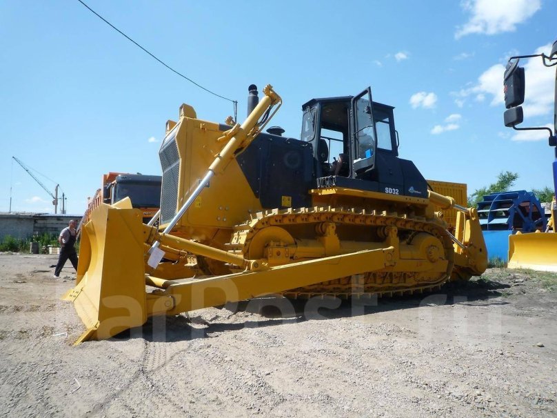 Бульдозер Шантуй sd32