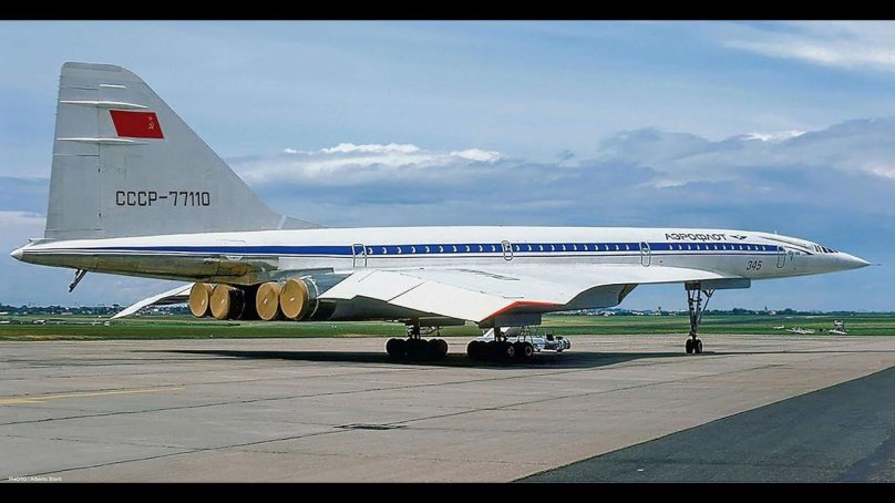 Самолет ту 144