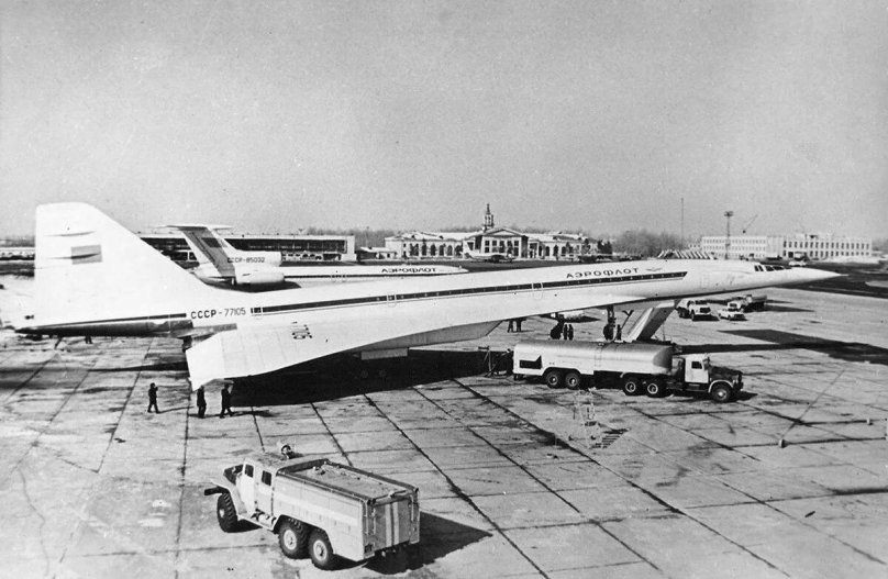 Самолет ту 144