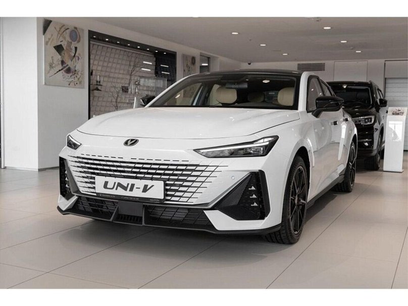 Чанган седан 2023 Uni-v