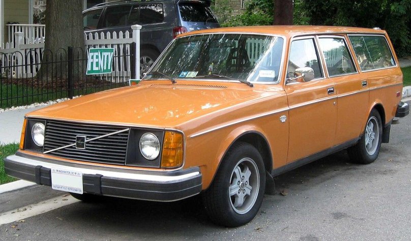 1975 Volvo 245 DL.