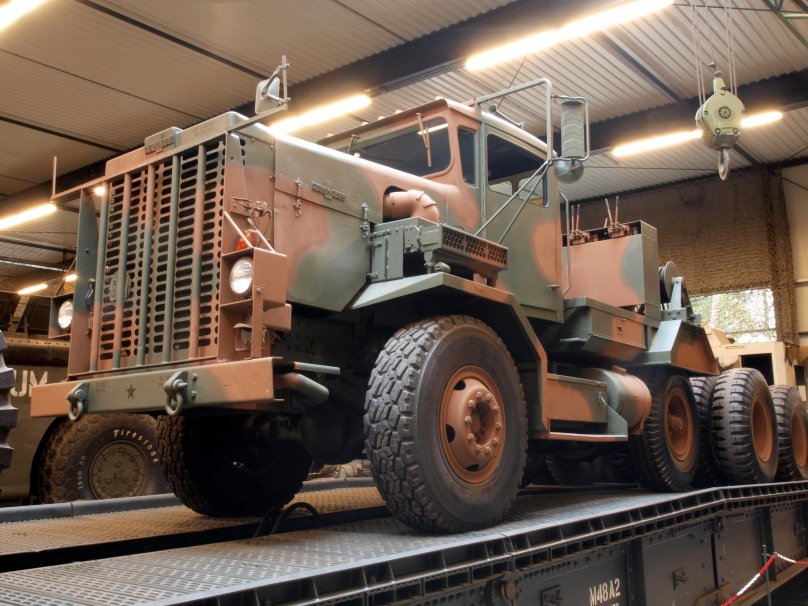 Грузовик Ошкош 911