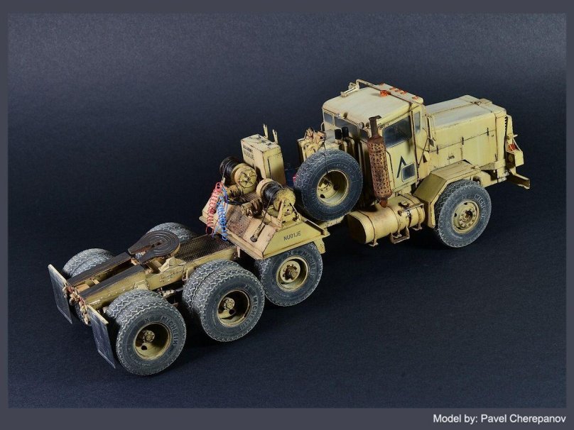 Картинка Безумный Макс машины с боку карандашом