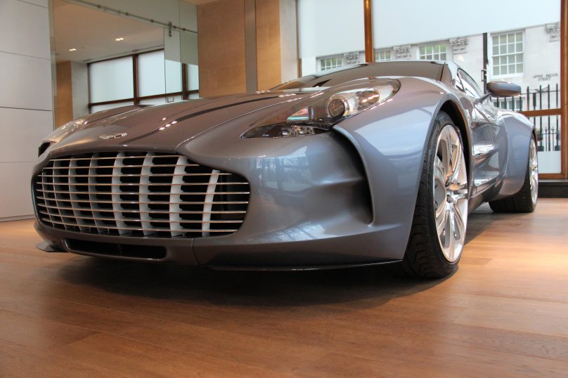 Aston Martin one-77 салон