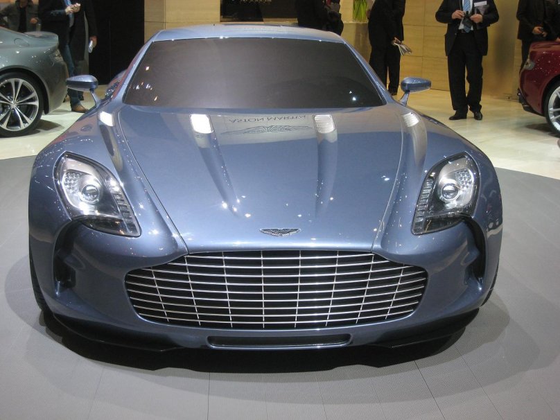 Aston Martin one-77 Police