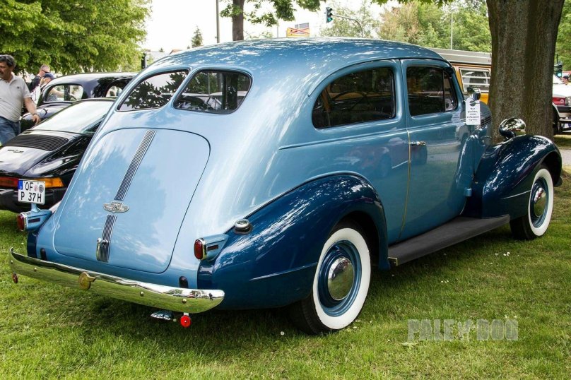 Pontiac Deluxe sedan 1936
