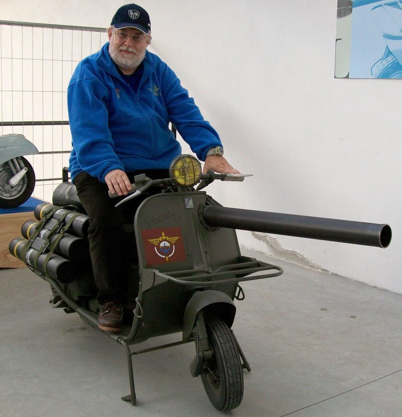 Противотанковый мотороллер Vespa 150 tap
