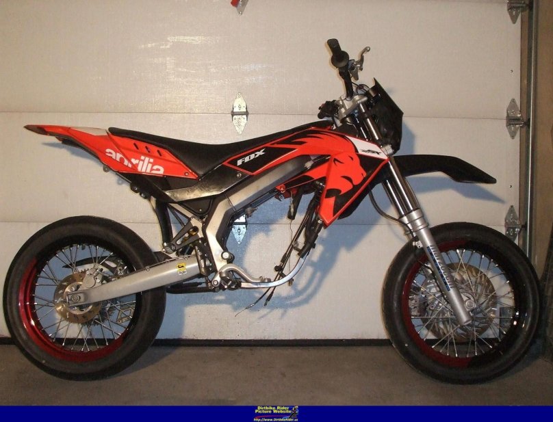 Мотард Априлия RX 50 2010