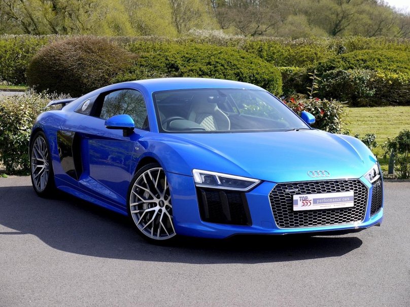 Ауди r8 v10 Plus