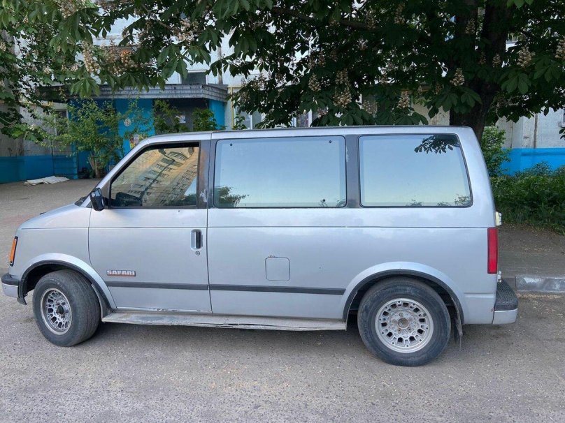 Решетка радиатора GMC Safari