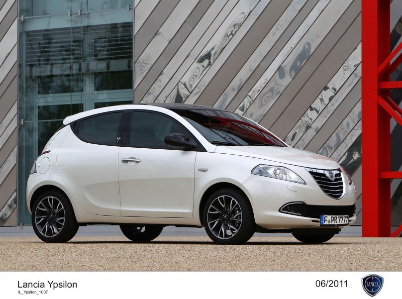 Лянча Ypsilon 2012