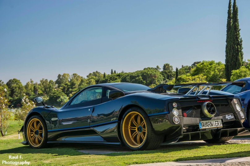 Пагани Триколор