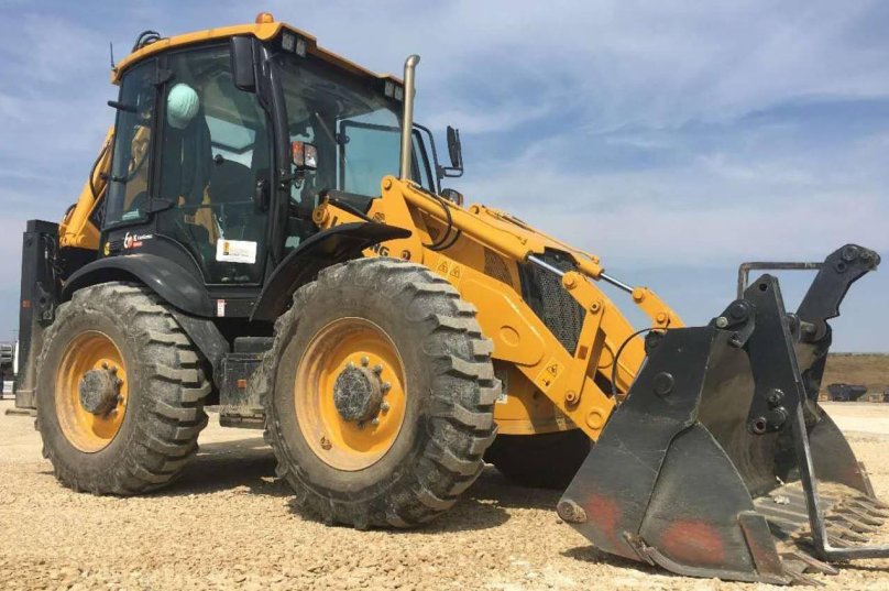Экскаватор-погрузчик Liugong clg777a