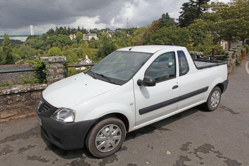 Рено Логан пикап