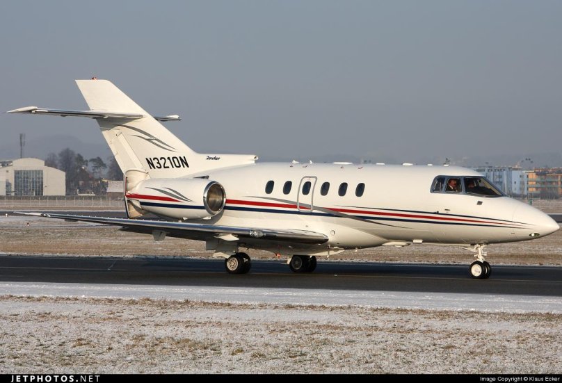Hawker 750 самолет