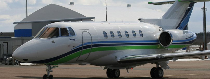 Hawker 700
