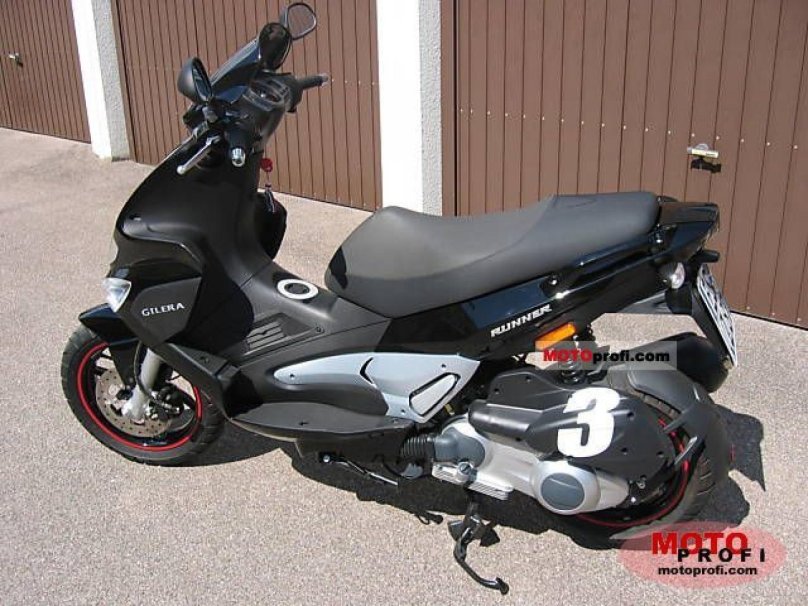 Скутер Gilera Runner VXR 200