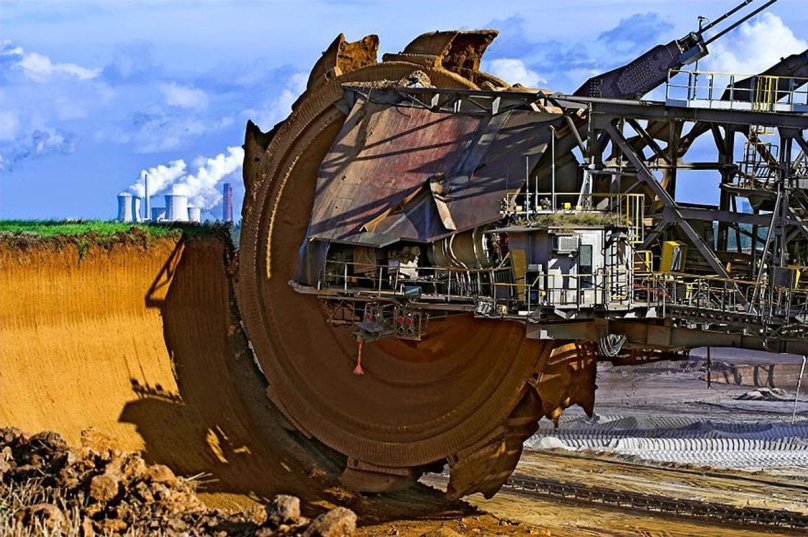 Самый большой роторный экскаватор в мире Bagger 288