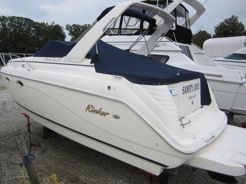 Rinker 250 Fiesta Vee