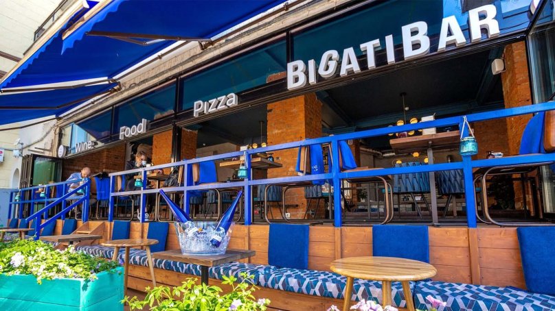 Бугатти бар Земляной вал