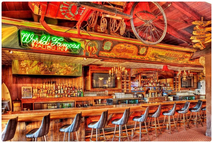 Паб интерьер