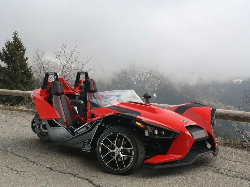 Трицикл Полярис слингшот