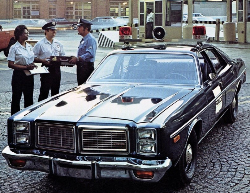 1977 Dodge Monaco sedan
