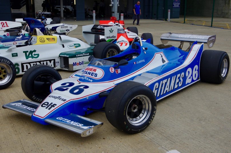 Ligier js11