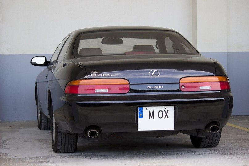 Lexus sc400 сзади