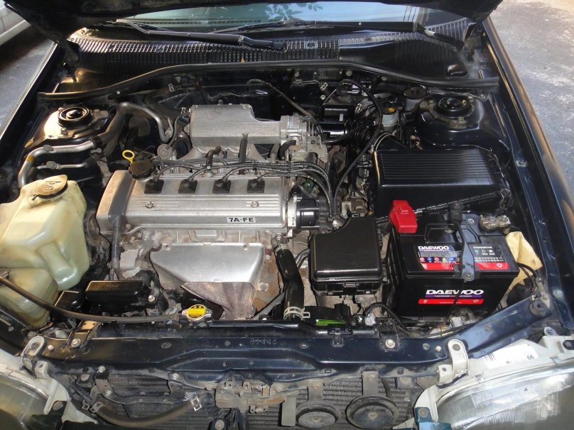 Тойота Карина е 1.8