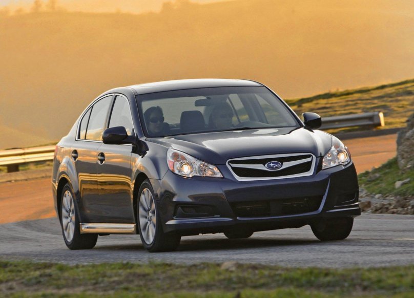 Субару Легаси седан 2012