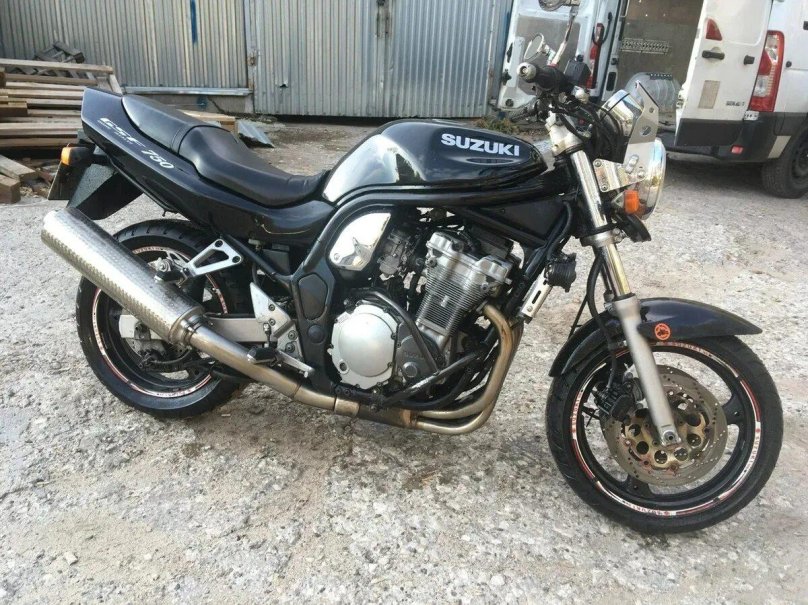 Suzuki GSF 750