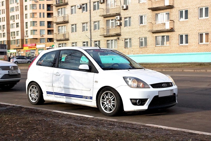 Форд Фиеста мк5 St