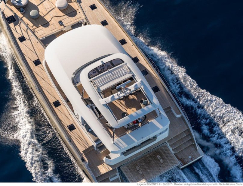 Lagoon 8 катамаран