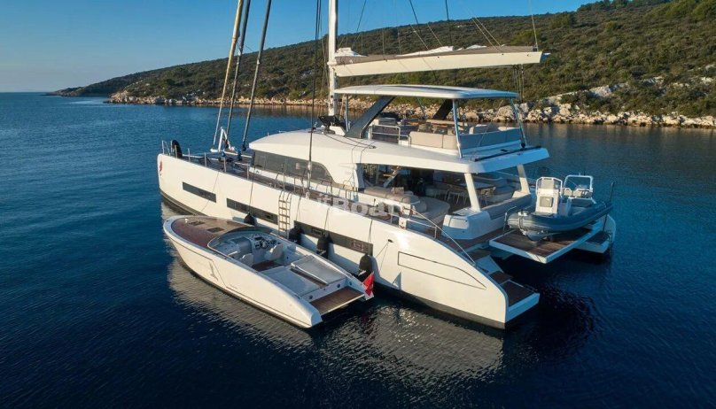 Катамаран Lagoon Seventy 7