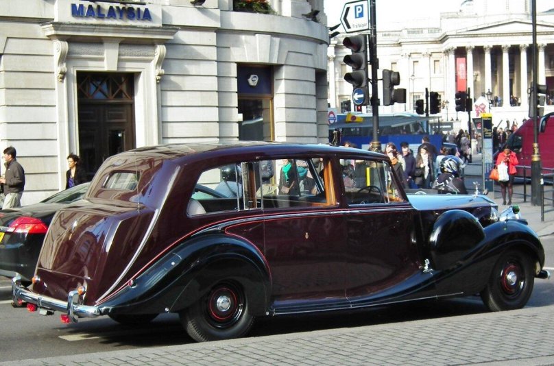 Роллс Ройс Елизаветы 2