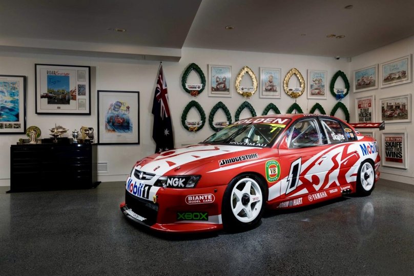 Vy Commodore overflow Bottle