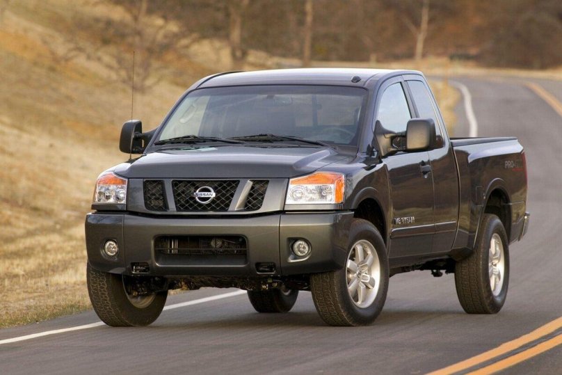 Nissan Titan пикап